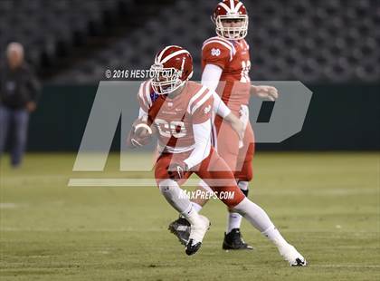 Thumbnail 1 in Servite vs. Mater Dei photogallery.