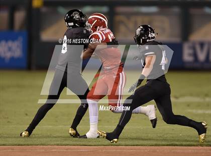 Thumbnail 3 in Servite vs. Mater Dei photogallery.