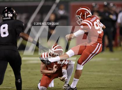 Thumbnail 3 in Servite vs. Mater Dei photogallery.