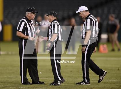 Thumbnail 2 in Servite vs. Mater Dei photogallery.