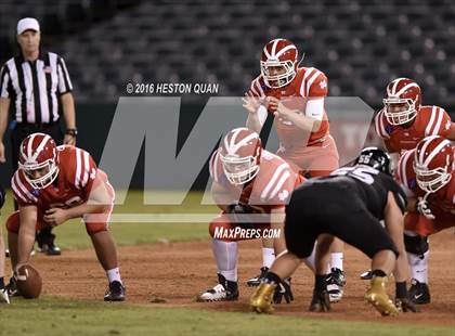 Thumbnail 1 in Servite vs. Mater Dei photogallery.