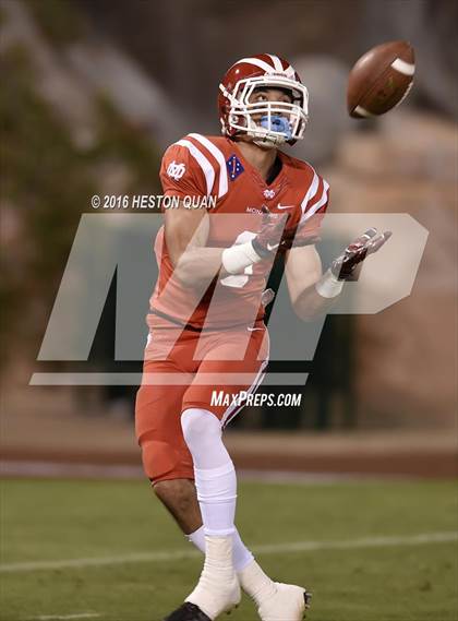 Thumbnail 3 in Servite vs. Mater Dei photogallery.