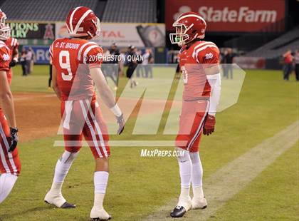 Thumbnail 3 in Servite vs. Mater Dei photogallery.