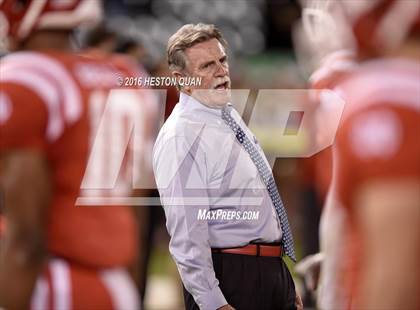Thumbnail 1 in Servite vs. Mater Dei photogallery.