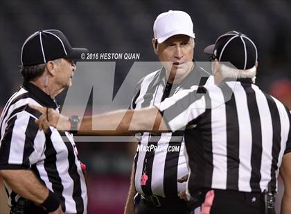 Thumbnail 2 in Servite vs. Mater Dei photogallery.