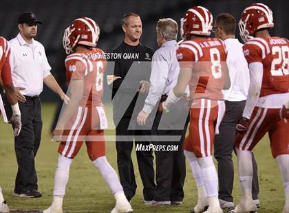 Thumbnail 3 in Servite vs. Mater Dei photogallery.