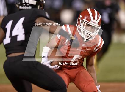 Thumbnail 2 in Servite vs. Mater Dei photogallery.