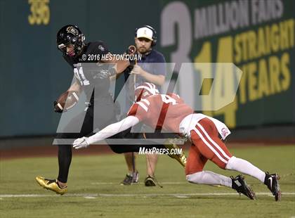 Thumbnail 2 in Servite vs. Mater Dei photogallery.