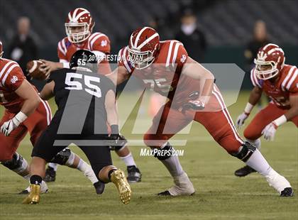 Thumbnail 3 in Servite vs. Mater Dei photogallery.