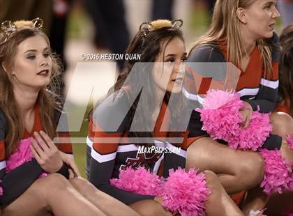 Thumbnail 3 in Servite vs. Mater Dei photogallery.