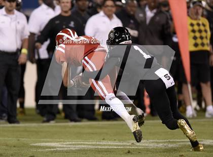 Thumbnail 1 in Servite vs. Mater Dei photogallery.