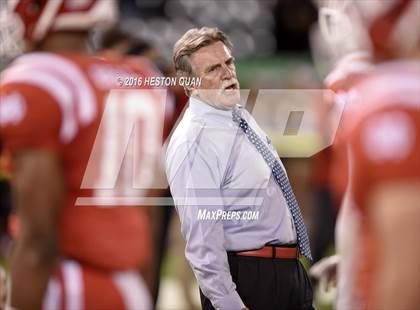 Thumbnail 3 in Servite vs. Mater Dei photogallery.