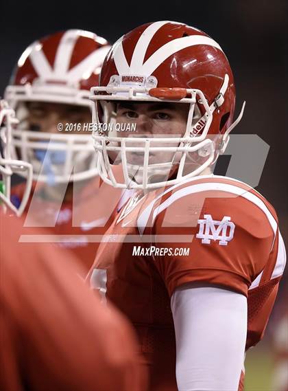 Thumbnail 1 in Servite vs. Mater Dei photogallery.