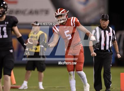 Thumbnail 2 in Servite vs. Mater Dei photogallery.