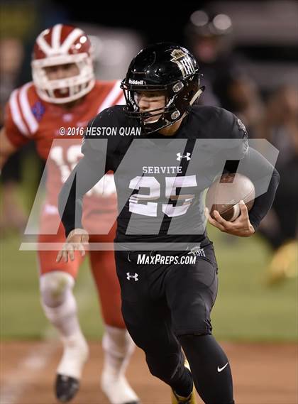 Thumbnail 2 in Servite vs. Mater Dei photogallery.