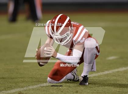 Thumbnail 1 in Servite vs. Mater Dei photogallery.