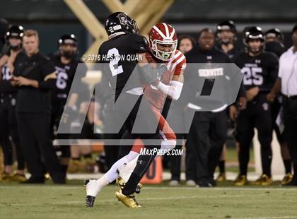 Thumbnail 3 in Servite vs. Mater Dei photogallery.