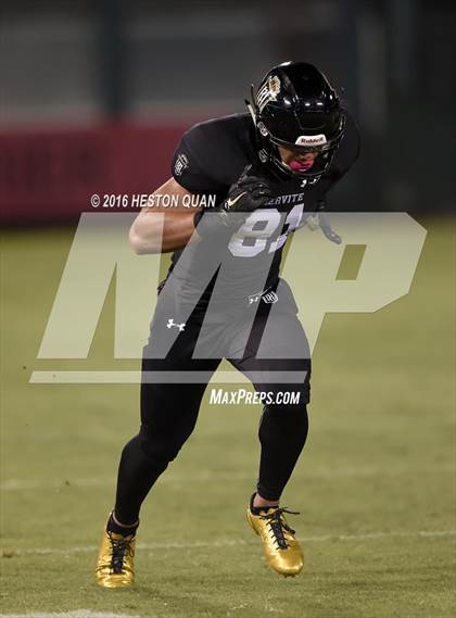 Thumbnail 2 in Servite vs. Mater Dei photogallery.