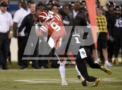 Thumbnail 3 in Servite vs. Mater Dei photogallery.