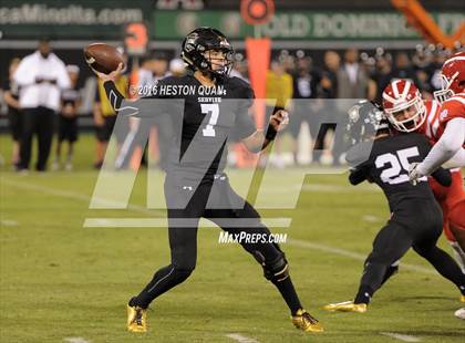 Thumbnail 3 in Servite vs. Mater Dei photogallery.