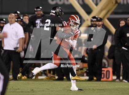 Thumbnail 2 in Servite vs. Mater Dei photogallery.