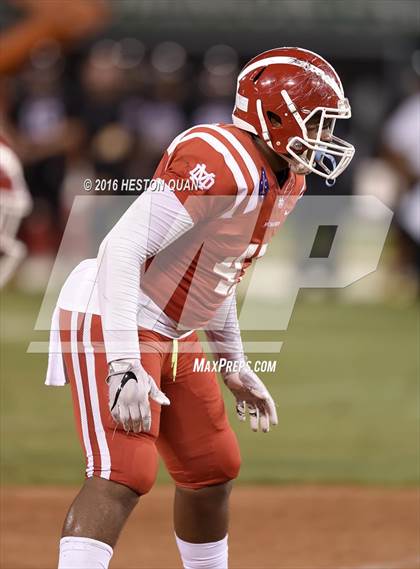 Thumbnail 2 in Servite vs. Mater Dei photogallery.