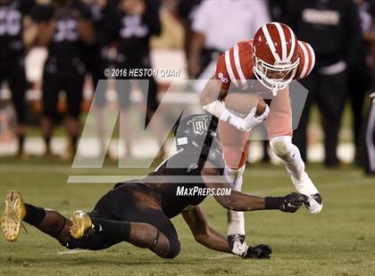 Thumbnail 2 in Servite vs. Mater Dei photogallery.