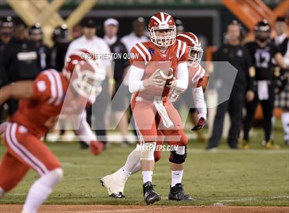 Thumbnail 3 in Servite vs. Mater Dei photogallery.