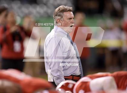 Thumbnail 3 in Servite vs. Mater Dei photogallery.