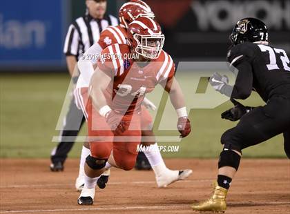 Thumbnail 3 in Servite vs. Mater Dei photogallery.