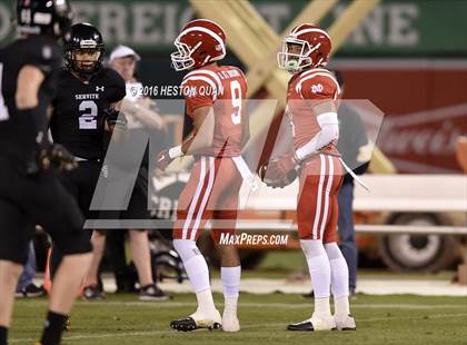 Thumbnail 2 in Servite vs. Mater Dei photogallery.