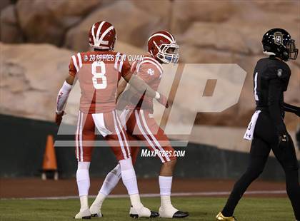 Thumbnail 3 in Servite vs. Mater Dei photogallery.