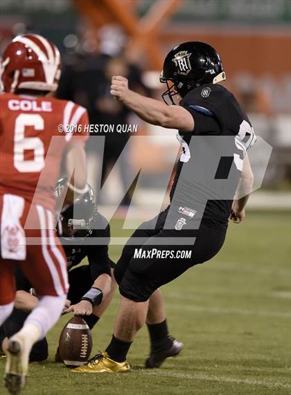 Thumbnail 1 in Servite vs. Mater Dei photogallery.