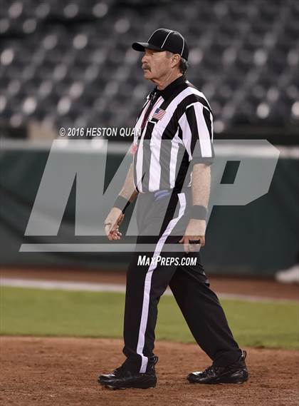 Thumbnail 2 in Servite vs. Mater Dei photogallery.