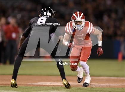 Thumbnail 2 in Servite vs. Mater Dei photogallery.