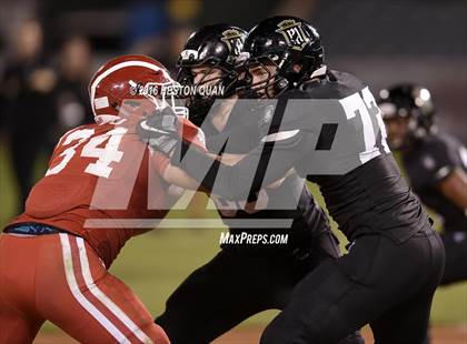 Thumbnail 2 in Servite vs. Mater Dei photogallery.