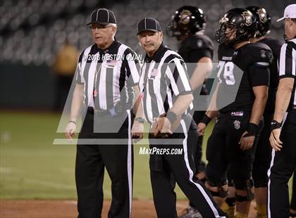 Thumbnail 1 in Servite vs. Mater Dei photogallery.