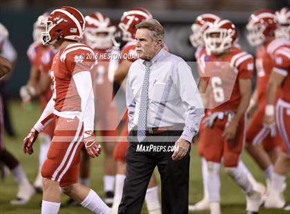 Thumbnail 2 in Servite vs. Mater Dei photogallery.