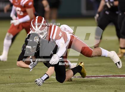 Thumbnail 3 in Servite vs. Mater Dei photogallery.