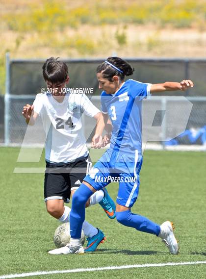 Thumbnail 3 in St. Michael's vs. Monte Del Sol Charter photogallery.