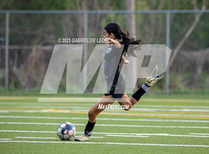 Thumbnail 2 in Pieper vs. Edcouch-Elsa (UIL Region IV 5A D2 Regional Semifinals Soccer) photogallery.