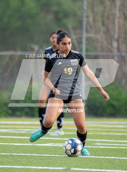 Thumbnail 3 in Pieper vs. Edcouch-Elsa (UIL Region IV 5A D2 Regional Semifinals Soccer) photogallery.