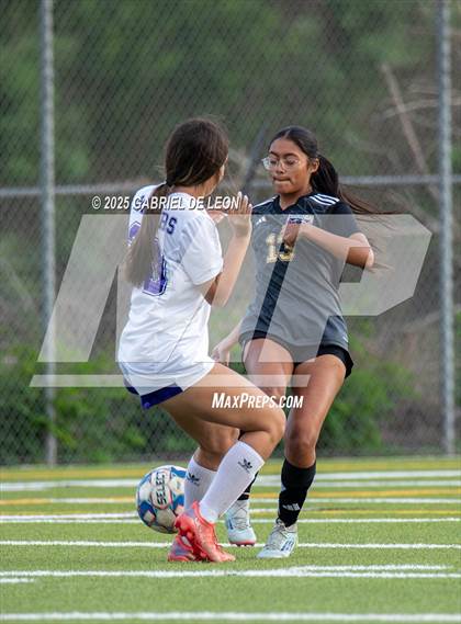Thumbnail 3 in Pieper vs. Edcouch-Elsa (UIL Region IV 5A D2 Regional Semifinals Soccer) photogallery.
