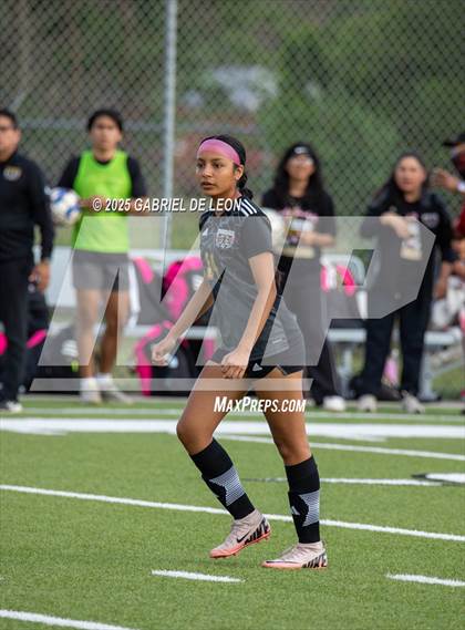 Thumbnail 2 in Pieper vs. Edcouch-Elsa (UIL Region IV 5A D2 Regional Semifinals Soccer) photogallery.