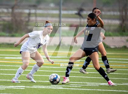 Thumbnail 2 in Pieper vs. Edcouch-Elsa (UIL Region IV 5A D2 Regional Semifinals Soccer) photogallery.