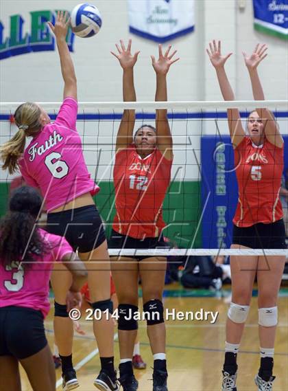 Thumbnail 2 in Faith Lutheran vs. Cathedral Catholic (Durango Fall Classic) photogallery.