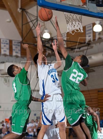 Thumbnail 2 in St. Mary's vs Rancho Bernardo (Torrey Pines Holiday Classic) photogallery.