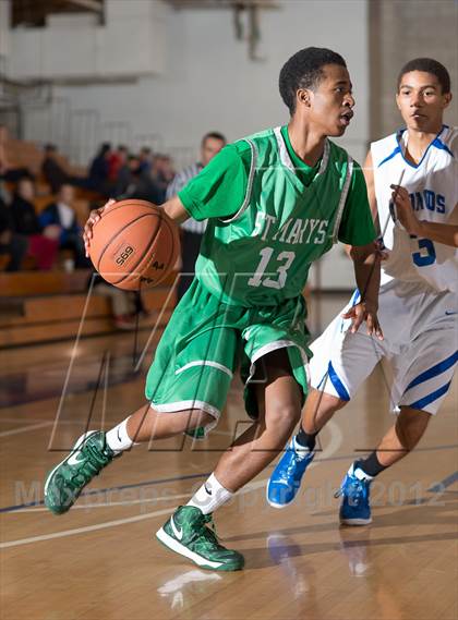 Thumbnail 3 in St. Mary's vs Rancho Bernardo (Torrey Pines Holiday Classic) photogallery.