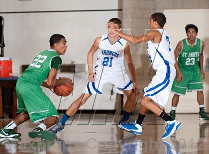 Thumbnail 2 in St. Mary's vs Rancho Bernardo (Torrey Pines Holiday Classic) photogallery.
