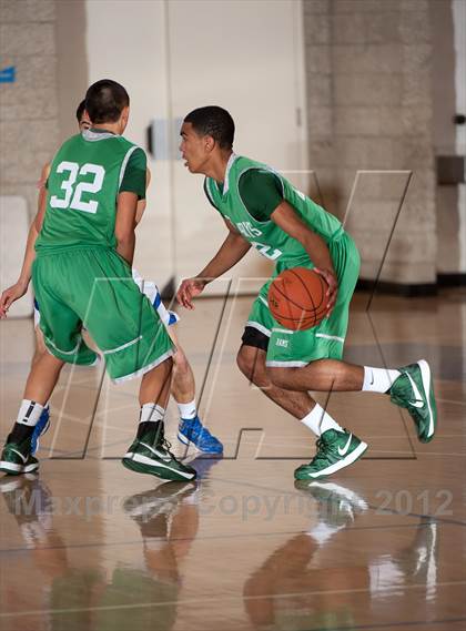 Thumbnail 3 in St. Mary's vs Rancho Bernardo (Torrey Pines Holiday Classic) photogallery.